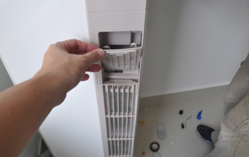 美的立式空调过滤网怎么拆