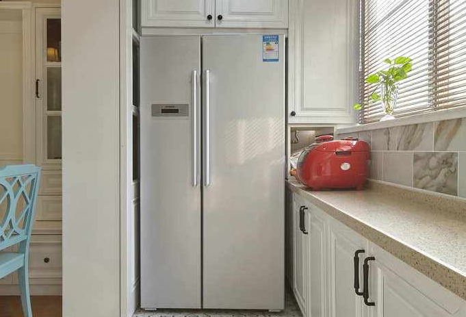 阳台上放冰箱好吗