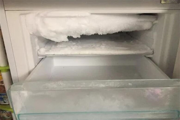冰箱下面不结冰会出水吗?——解析不结冰的原因和解决方法,主要通过这几点