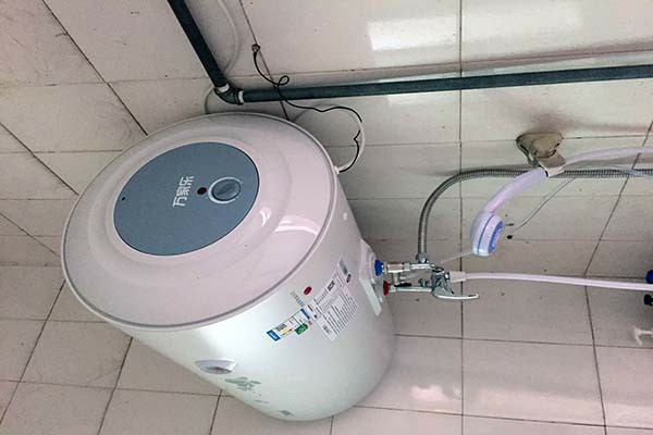 美的电热水器清洗水垢多少钱,这个必须得知道