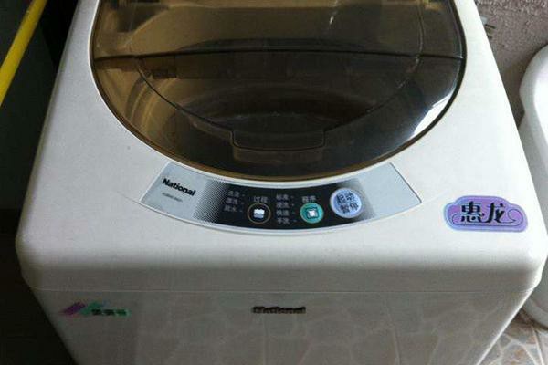 滚筒洗衣机清理脏东西口漏水怎么办,教你正确做法
