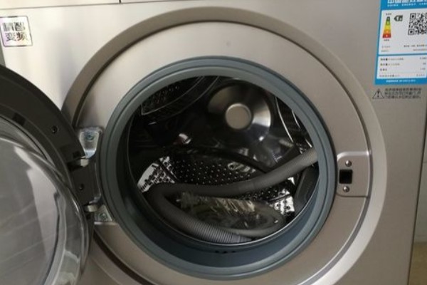 全自动洗衣机里面有脏东西如何处理,通常是这些原因